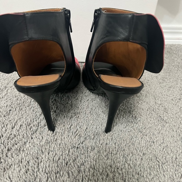 Balenciaga open toe sandals with pink ruffle w/box - Picture 6 of 12